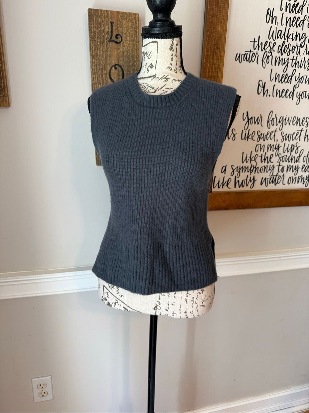 Cefinn Women's Janie Wool Blend Sleeveless Knit Sweater Vest Charcoal Gray Sz XS
